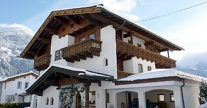 Skireise nach Schwendau-Mayrhofen in Österreich. Hotel Neuwirt