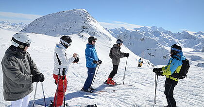 Skikurs und Guiding auf den skireisen mit hoefer sport und reisen. Unterricht