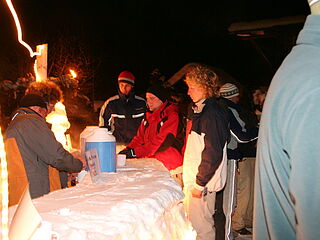 Skireisen mit hoefer sport und reisen am Forellenhof an die Gerlitzen Alpe in Österreich. Schneebar