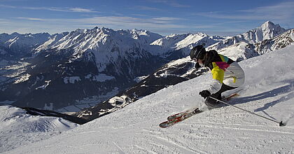 Skifahren im Skiurlaub in das Grossglockner Resort in Österreich mit Hoefer Ski und Reisen.