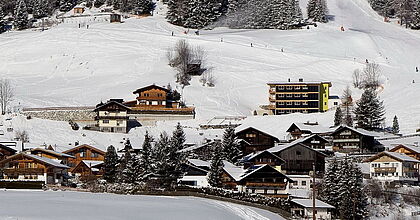Dorf im Skiurlaub in das Grossglockner Resort in Österreich mit Hoefer Ski und Reisen.