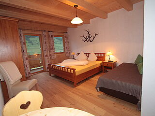 3er Ferienwohnung Nr.3 im Haus Gamsalm in Österreich im Grossglockner Resort mit Hoefer Sport und Reisen.