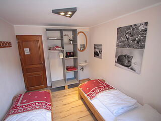 Die Skireise nach Trois Vallées in Frankreich im 2er-Zimmer Nr. 7 im Chalet Orchis Haut.