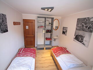 Die Skireise nach Trois Vallées in Frankreich im 2er-Zimmer Nr. 7 im Chalet Orchis Haut.