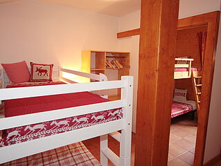 Die Skireise nach Trois Vallées in Frankreich. 4er-Zimmer Nr. 2 im Ferienclub Tros Vallées.