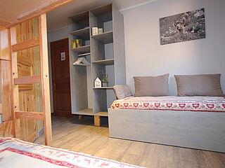 Die Skireise nach Trois Vallées in Frankreich im 3er-Zimmer Nr. 8 im Chalet Orchis Haut.