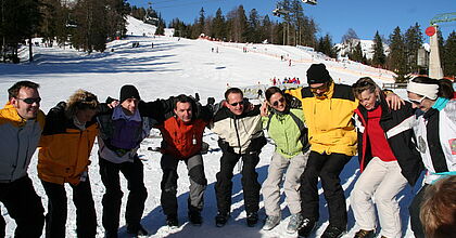 Skigruppe auf der Familienskireise mit hoefer sport und reisen nach Achenkirch in Tirol in Österreich.