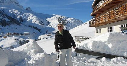 Skiurlaub auf der Skireise nach Warth am Arlberg in Österreich mit hoefer sport und reisen. Tiefschnee