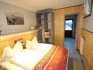 Die Skireise nach Trois Vallées in Frankreich im 2-3er-Zimmer Nr. 9 im Chalet Orchis Haut.