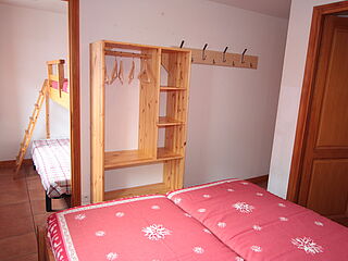 Die Skireise nach Trois Vallées in Frankreich. 4er-Zimmer Nr. 6 im Ferienclub Tros Vallées.