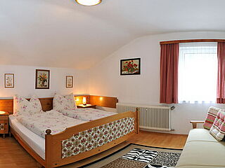 5er-Appartement Nr. D Haus Phoehs auf den Skireisen mit hoefer sport und reisen nach bad gastein in Österreich. 