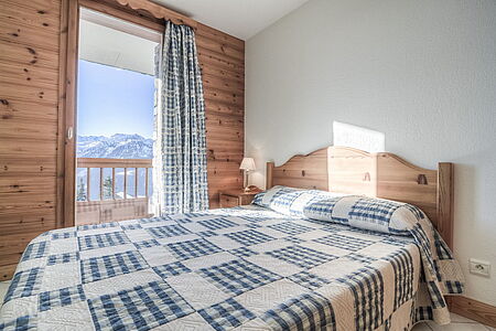 Schlafzimmer im 8er Chalet Nr.1 im Chalet le Crystal in La Rosiere in Frankriech.