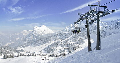 Skireise nach Mellau-Damuels am Vorarlberg in Österreich. Pistenpanorama