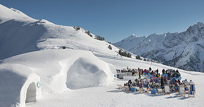 Skireise nach Schwendau-Mayrhofen in Österreich. Iglubar