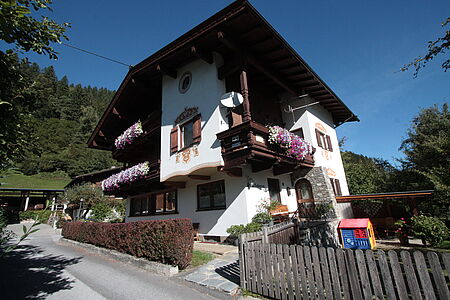 Die Pension Ile Tipotsch in Mayrhofen - Schwendau von außen.