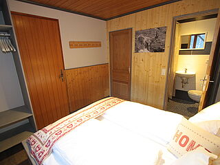 Die Skireise nach Trois Vallées in Frankreich im 2er Doppelzimmer Nr. 10 im Chalet Orchis Haut.