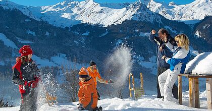 Die Silvesterreisen mit hoefer sport und reisen nach bad gastein in Österreich. Spaß im Schnee