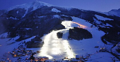 Saalbach Hinterglemm bei Nacht. 