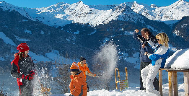 Skiurlaub mit hoefer sport und reisen nach bad gastein in Österreich. Spaß im Schnee