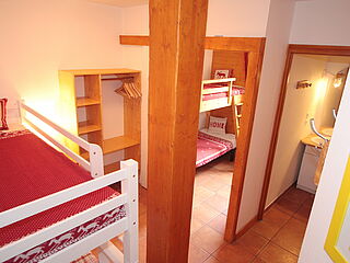 Die Skireise nach Trois Vallées in Frankreich. 4er-Zimmer Nr. 2 im Ferienclub Tros Vallées.