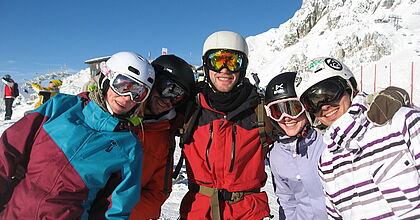 Skireise mit hoefer sport und reisen am Nassfeld in Kärnten in Österreich.